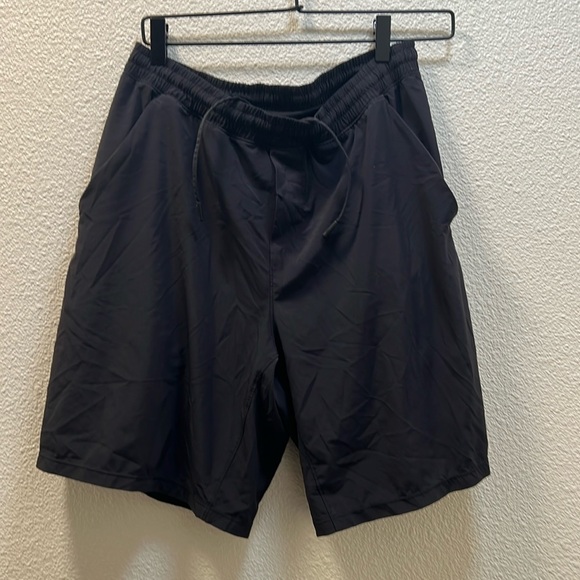 Lululemon Pace Breaker Out Of Mind Liner 9" Black Sz Large minor flaw in front - Picture 1 of 9